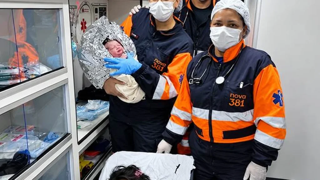 Bebê nasce na BR-381 em Sabará: a força do atendimento pré-hospitalar na estrada Bebê nasce na BR-381 em Sabará: a força do atendimento pré-hospitalar na estrada