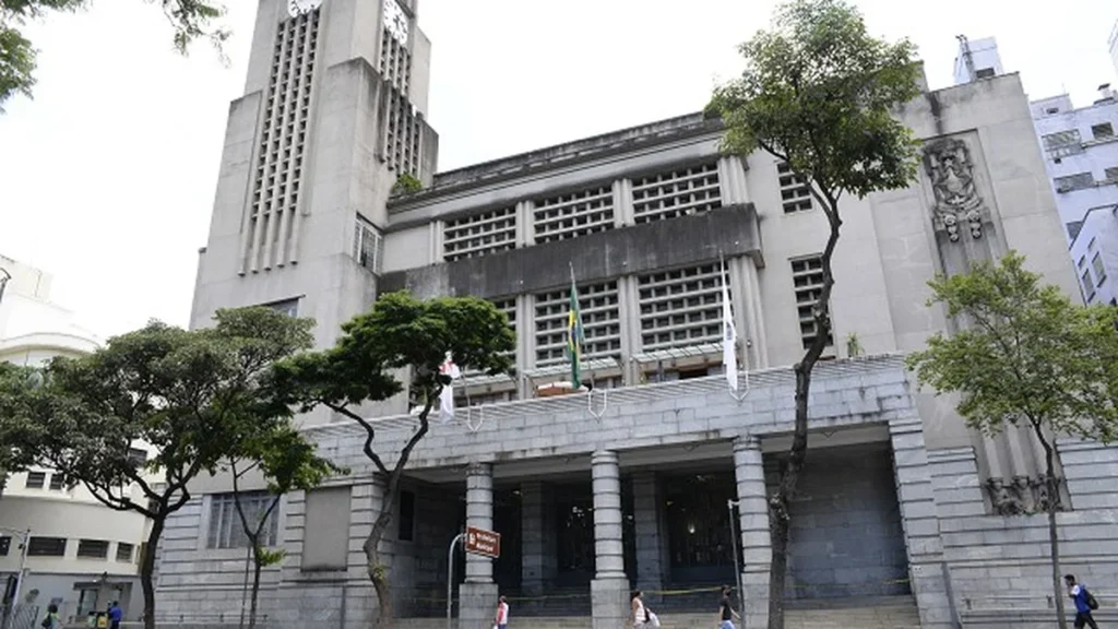 Pais de alunos questionam mudanças na Secretaria de Educação de Belo Horizonte