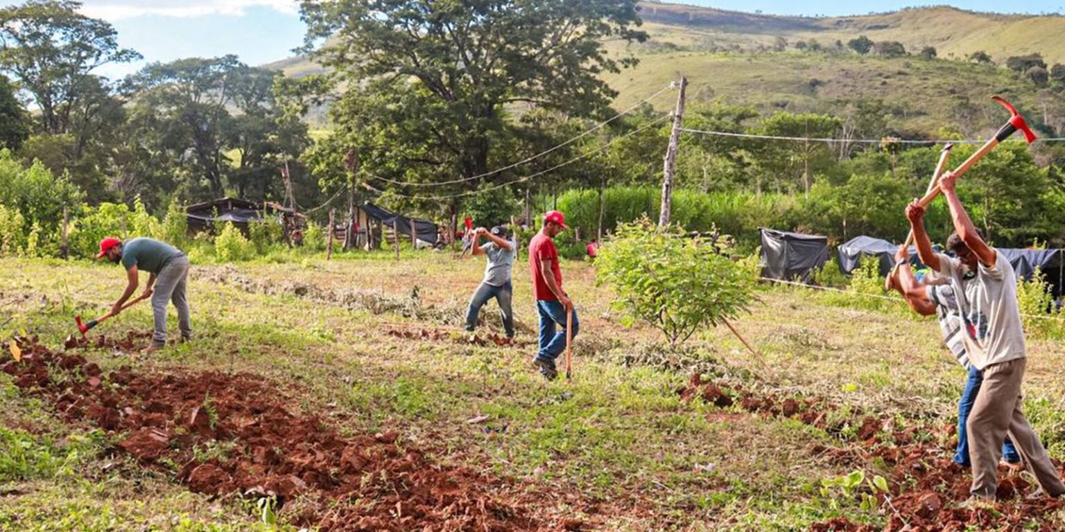 Lula Planeja Encontro com Direção do MST para Acelerar Reforma Agrária Lula Planeja Encontro com Direção do MST para Acelerar Reforma Agrária