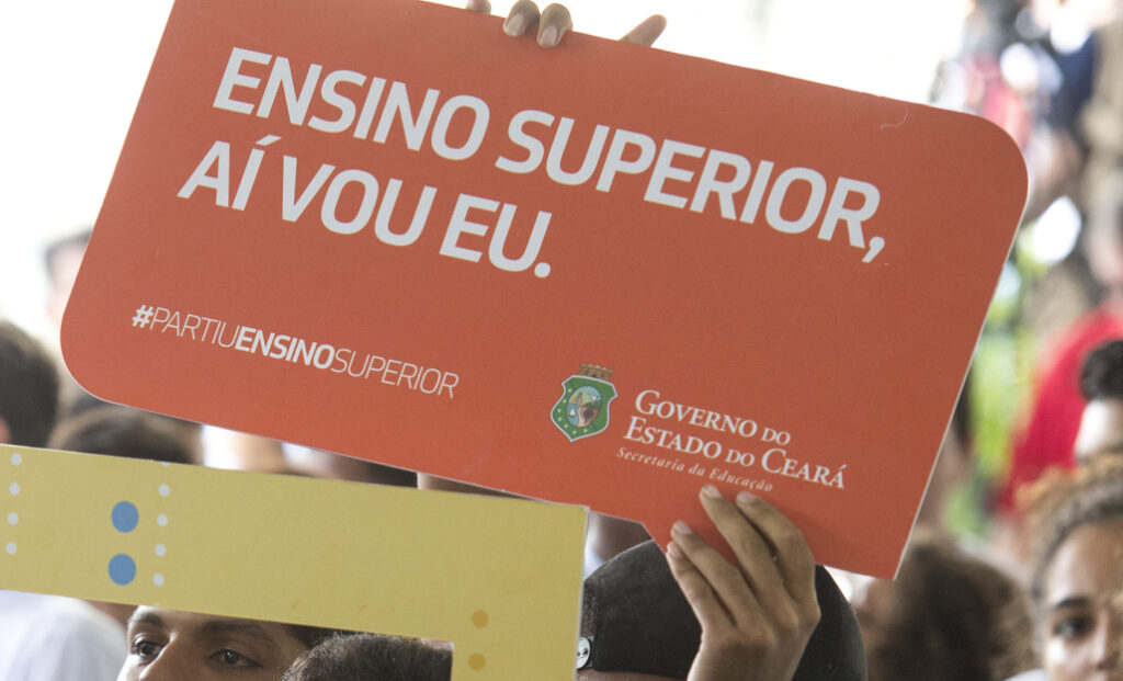Rede Estadual do Ceará: 15 Alunos Aprovados em Medicina em Universidades Públicas Rede Estadual do Ceará: 15 Alunos Aprovados em Medicina em Universidades Públicas
