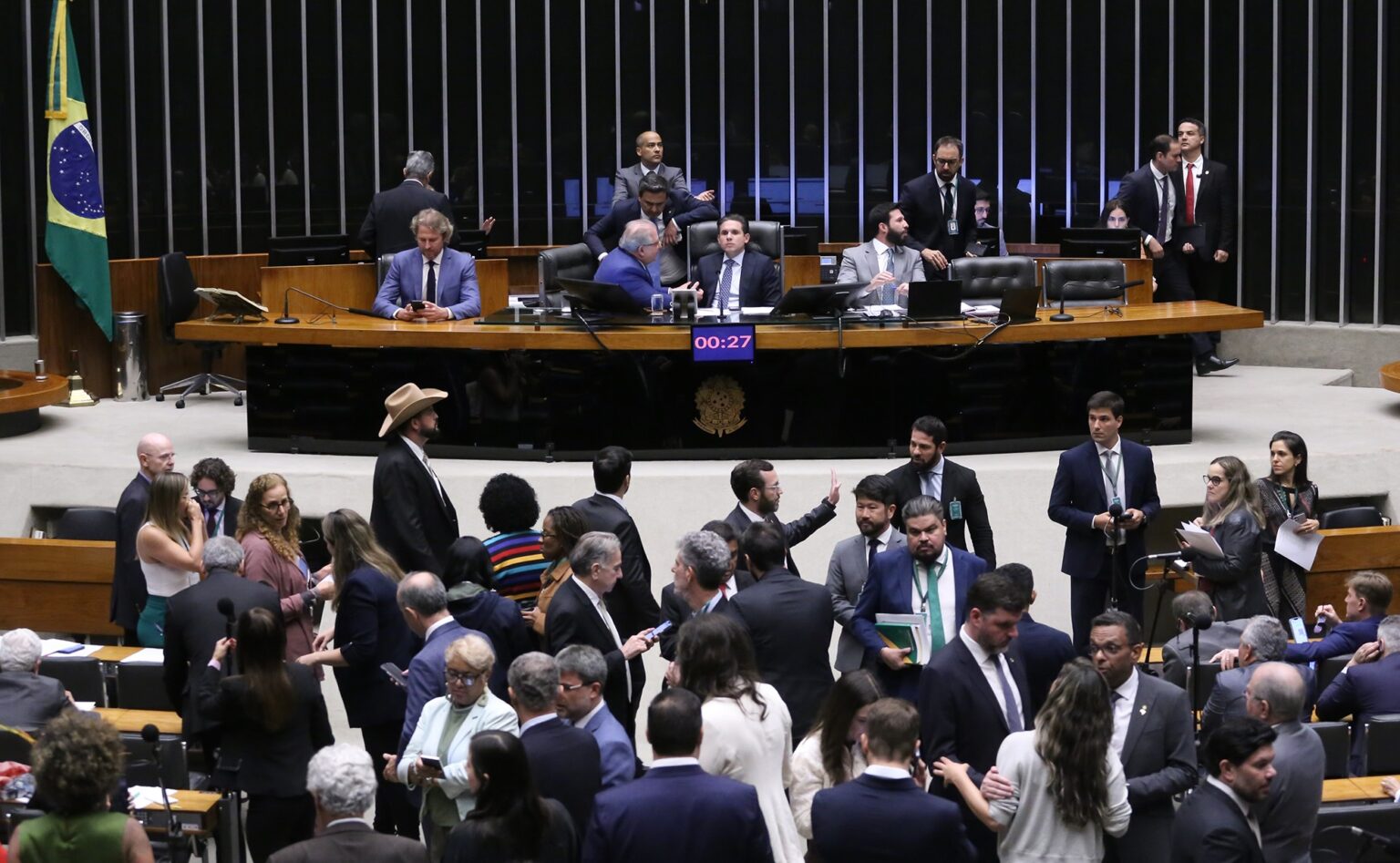 Congresso Retoma Atividades nesta Segunda com Desafios Legislativos em Vista