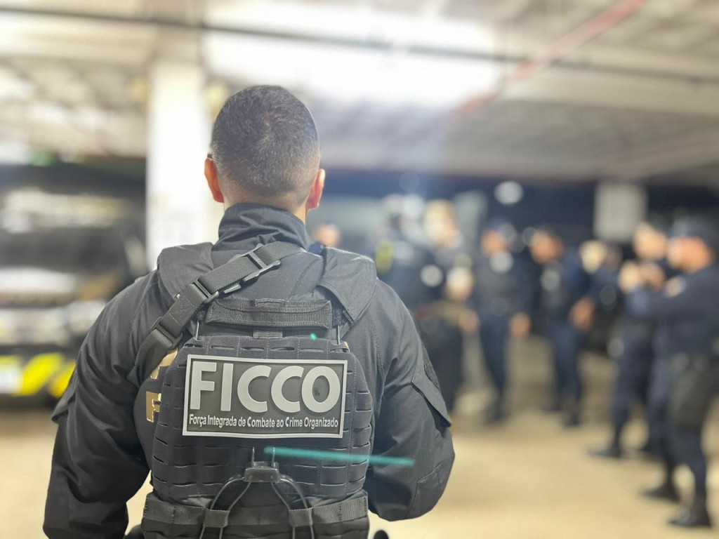 FICCO/CE realiza prisão de condenado por latrocínio em Beberibe/CE FICCO/CE realiza prisão de condenado por latrocínio em Beberibe/CE