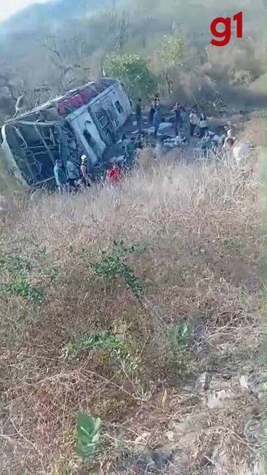 Tragédia em Alagoas: Acidente com romeiros da Romaria das Candeias deixa 15 mortos Tragédia em Alagoas: Acidente com romeiros da Romaria das Candeias deixa 15 mortos