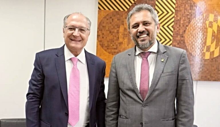 Elmano e Alckmin Participam da Inauguração de Nova Unidade de Call Center no Cariri Elmano e Alckmin Participam da Inauguração de Nova Unidade de Call Center no Cariri