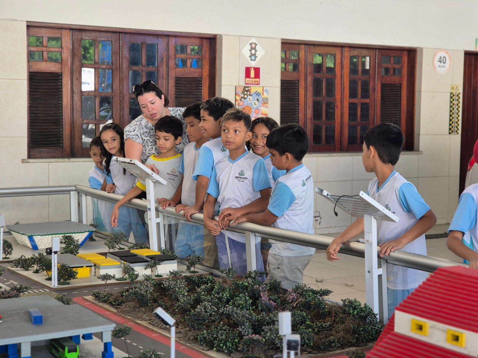Estudantes de Fortaleza Aprendem Sobre Trânsito com Visita ao Detran-CE Estudantes de Fortaleza Aprendem Sobre Trânsito com Visita ao Detran-CE