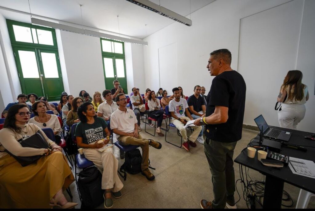 Fortaleza Sedia o III Fórum Nordeste de Economia Circular: Um Encontro com Mais de Três Mil Participantes Fortaleza Sedia o III Fórum Nordeste de Economia Circular: Um Encontro com Mais de Três Mil Particip