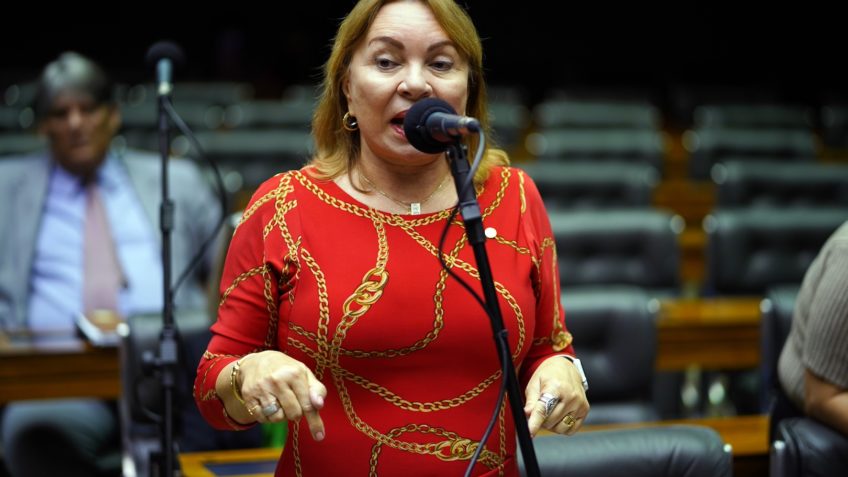Operação Indébito: Investigação do INSS Impacta MDB de Eunício Oliveira Operação Indébito: Investigação do INSS Impacta MDB de Eunício Oliveira