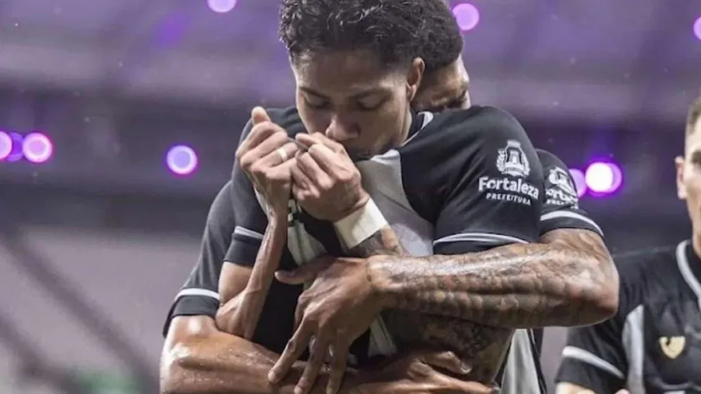 Ceará confirma venda do atacante Giulio para clube dinamarquês por R$ 3 milhões Ceará confirma venda do atacante Giulio para clube dinamarquês por R$ 3 milhões