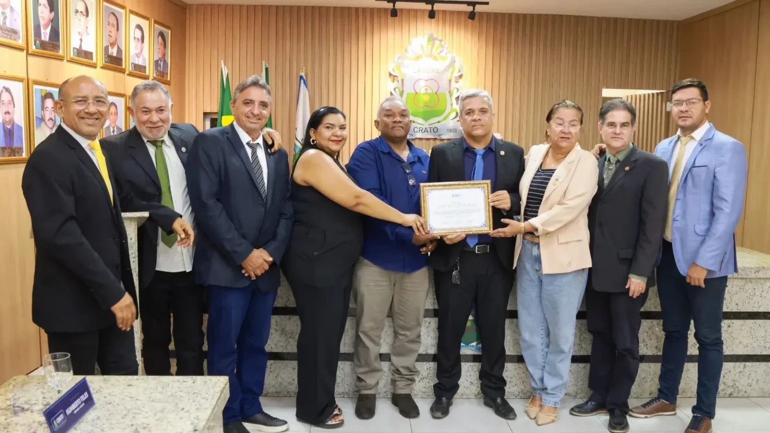 André Ricardo Rodrigues é homenageado pela Câmara Municipal do Crato por sua contribuição cultural André Ricardo Rodrigues é homenageado pela Câmara Municipal do Crato por sua contribuição cultural