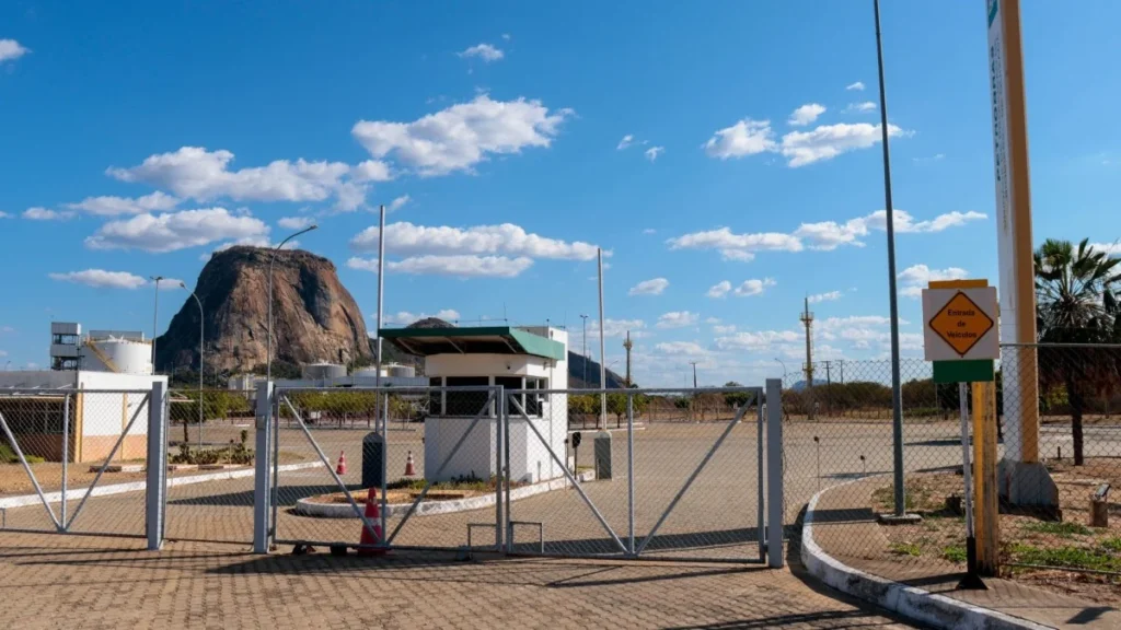 Ceará Enfrenta Gargalo Energético que Freia Crescimento da Indústria e Economia