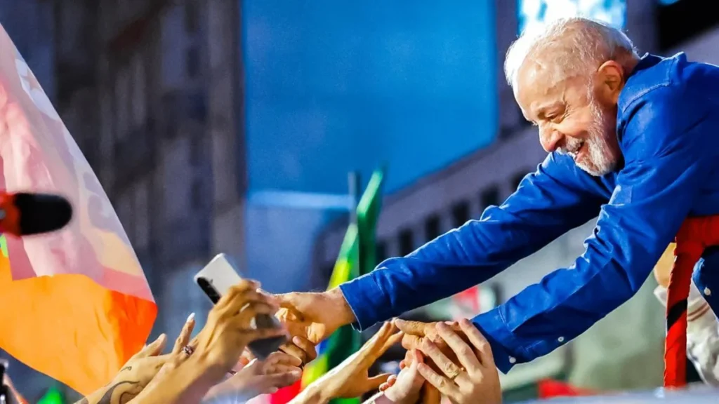 Campanha de Lula destaca queda na rejeição e aumento da indecisão eleitoral Campanha de Lula destaca queda na rejeição e aumento da indecisão eleitoral