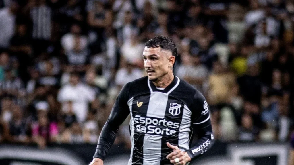 Confronto direto entre Ceará e Avaí agita a luta contra o Z-4 na Série B Confronto direto entre Ceará e Avaí agita a luta contra o Z-4 na Série B