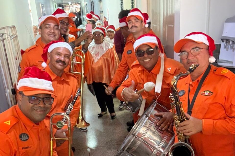 Papai Noel do Corpo de Bombeiros: Esperança e Emoção no Hospital de Oncologia do Maranhão Papai Noel do Corpo de Bombeiros: Esperança e Emoção no Hospital de Oncologia do Maranhão