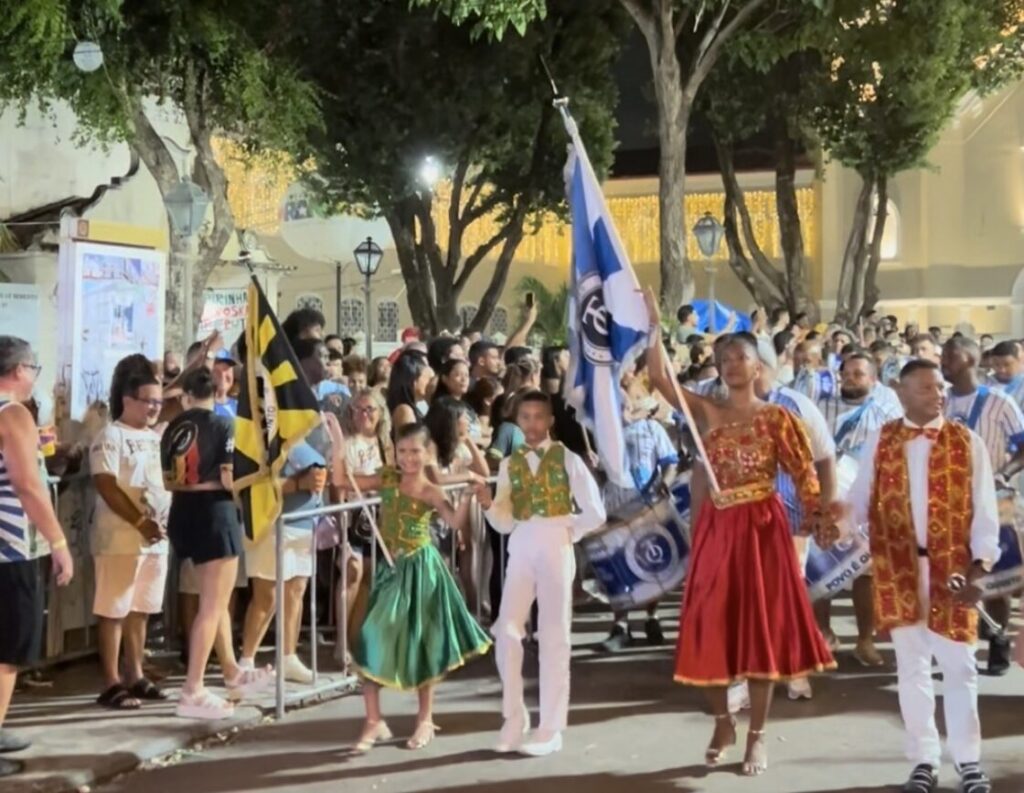 Bateria Explosão TQ da Turma do Quinto Agita Praça Antônio Lobo em São Luís Bateria Explosão TQ da Turma do Quinto Agita Praça Antônio Lobo em São Luís
