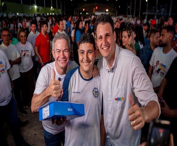 Governador do Maranhão Impulsiona Inclusão Digital em Timon com Entrega de Tablets Governador do Maranhão Impulsiona Inclusão Digital em Timon com Entrega de Tablets