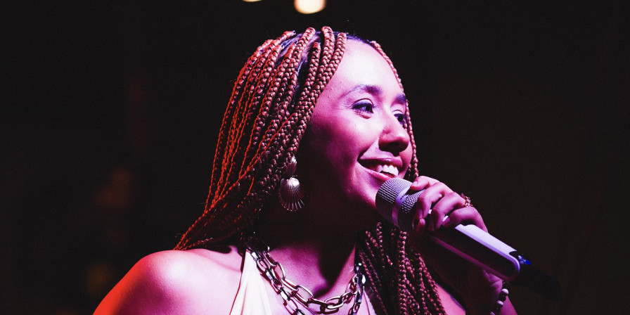 SoCris: A Ascensão da Cantora Maranhense que Está Conquistando o Mundo SoCris: A Ascensão da Cantora Maranhense que Está Conquistando o Mundo