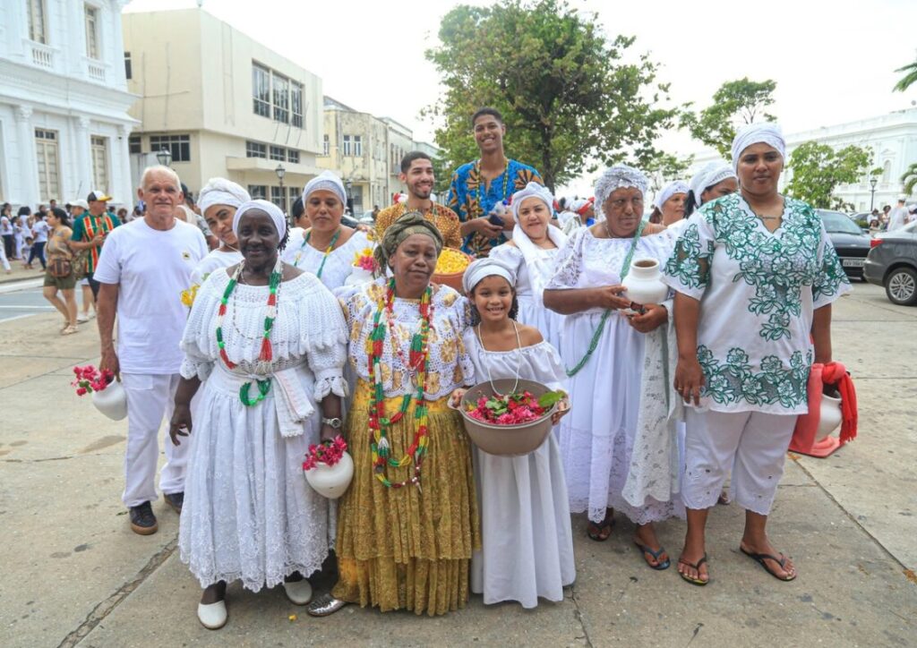 Banho de Axé: Cortejo Cultural Une 130 Grupos em São Luís em Pré-Carnaval 2026 Banho de Axé: Cortejo Cultural Une 130 Grupos em São Luís em Pré-Carnaval 2026
