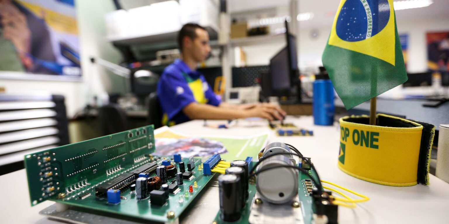 Educação Profissional no Brasil: Crescimento de 68% em Cinquenta Anos Educação Profissional no Brasil: Crescimento de 68% em Cinquenta Anos