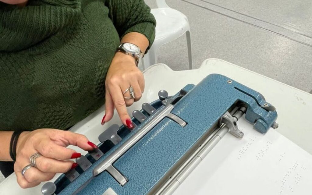 Curso de Braille: Capacitação para Educadores e Inclusão Social Curso de Braille: Capacitação para Educadores e Inclusão Social