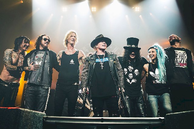 Tecladista do Guns N’ Roses Deixa Turnê em Momento Crítico Tecladista do Guns N' Roses Deixa Turnê em Momento Crítico