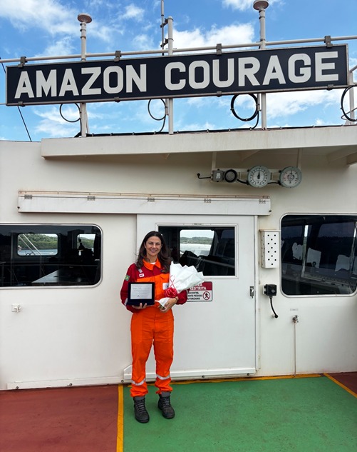 Alcoa e Posidonia Avançam na Equidade de Gênero com a Primeira Comandante Mulher na Rota Alumar–Juruti Alcoa e Posidonia Avançam na Equidade de Gênero com a Primeira Comandante Mulher na Rota Alumar–Juru