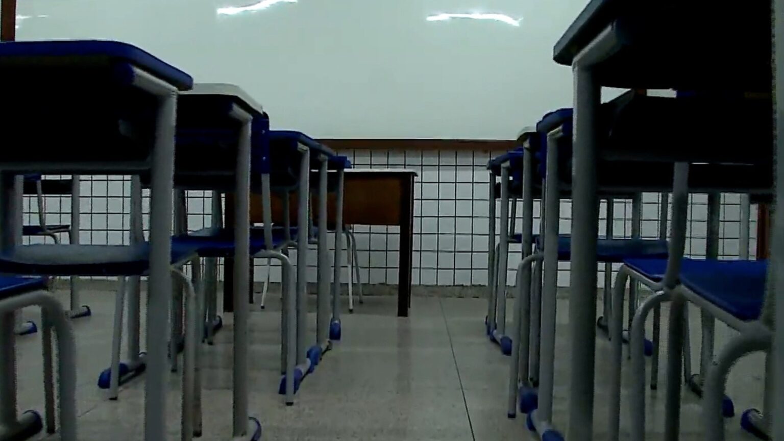 Irmã de Adolescente Denuncia Negligência Escolar em Caso de Estupro Coletivo no Maranhão Irmã de Adolescente Denuncia Negligência Escolar em Caso de Estupro Coletivo no Maranhão