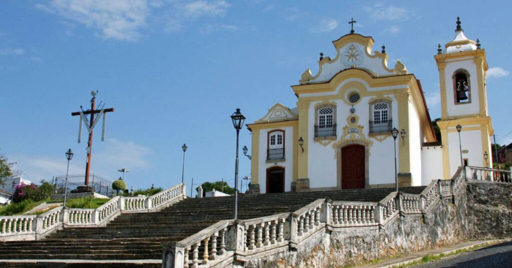 Roteiro Cultural: 12 Cidades Coloniais no Nordeste e 11 no Sudeste do Brasil Roteiro Cultural: 12 Cidades Coloniais no Nordeste e 11 no Sudeste do Brasil