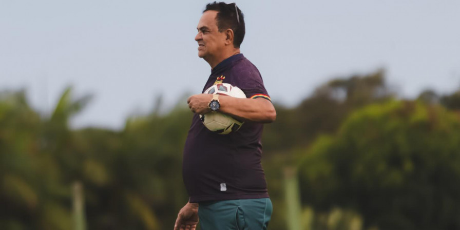Sampaio: Técnico Diá mantém mistério sobre time para o confronto de domingo Sampaio: Técnico Diá mantém mistério sobre time para o confronto de domingo