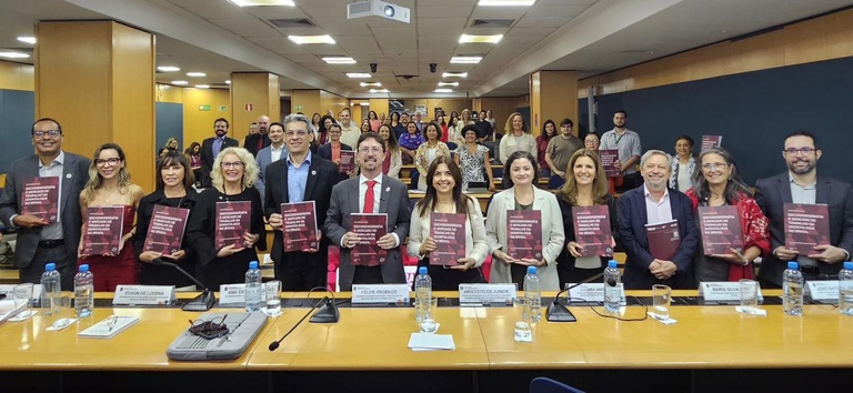 Ministério da Saúde Revela Novo Estudo sobre o Perfil dos Profissionais de Odontologia no Brasil Ministério da Saúde Revela Novo Estudo sobre o Perfil dos Profissionais de Odontologia no Brasil