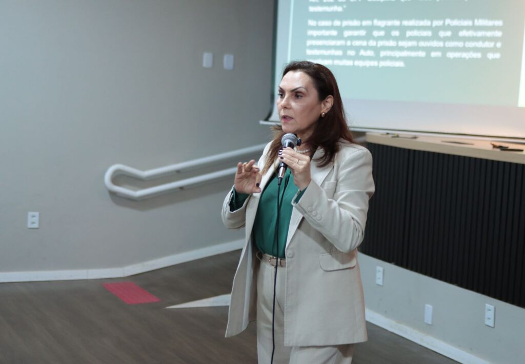 Promotora de Justiça Destaca Papel da PMMA em Palestra sobre Combate ao Tráfico de Drogas Promotora de Justiça Destaca Papel da PMMA em Palestra sobre Combate ao Tráfico de Drogas