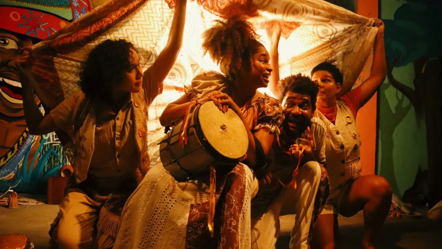 Espetáculo ‘Memórias em Maranhês: a casa’ traz cultura maranhense ao Sesc Campinas Espetáculo 'Memórias em Maranhês: a casa' traz cultura maranhense ao Sesc Campinas
