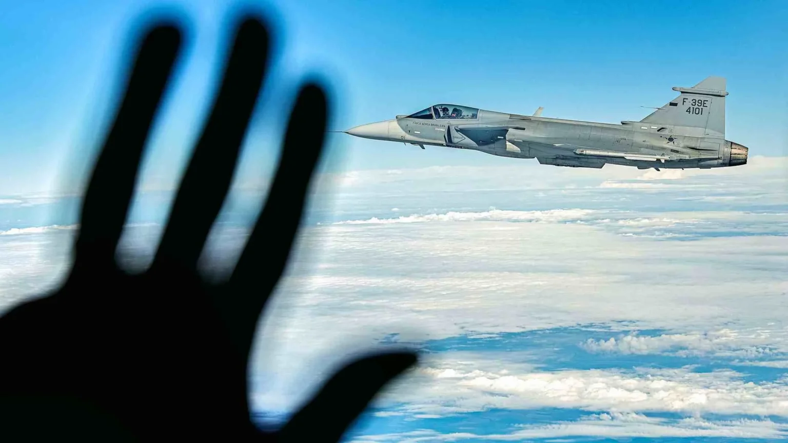 Brasil eleva gasto militar quatro vezes acima da média mundial mesmo sem estar em guerra Brasil eleva gasto militar quatro vezes acima da média mundial mesmo sem estar em guerra