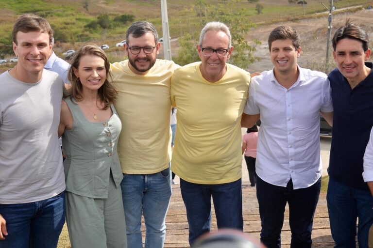 Confraternização da Família Porto Mobiliza Política em Canhotinho Confraternização da Família Porto Mobiliza Política em Canhotinho