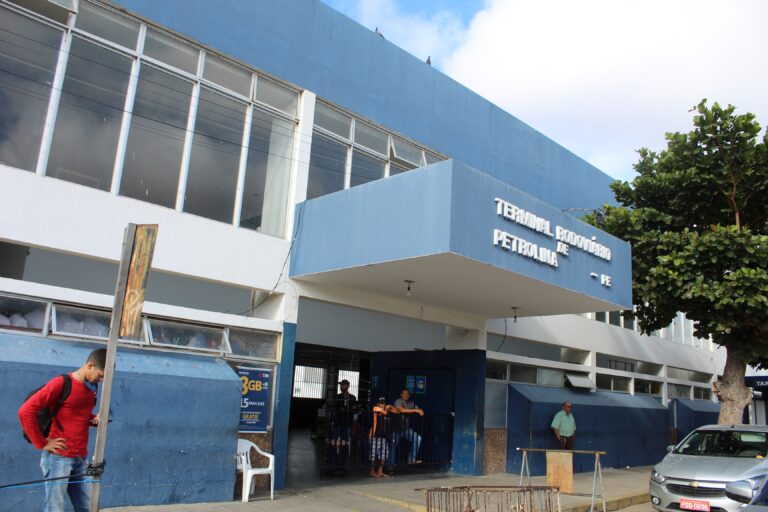 Mais de 7 mil passageiros devem passar pela Rodoviária de Petrolina neste Réveillon Mais de 7 mil passageiros devem passar pela Rodoviária de Petrolina neste Réveillon