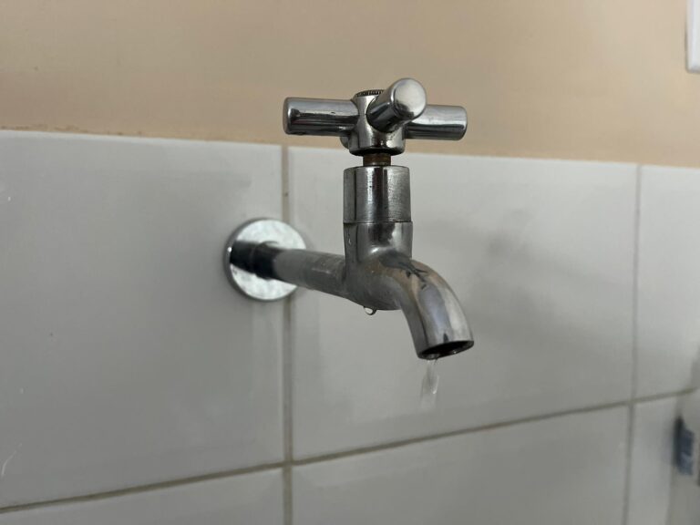 Abastecimento de Água Interrompido em 12 Bairros de Petrolina Neste Sábado