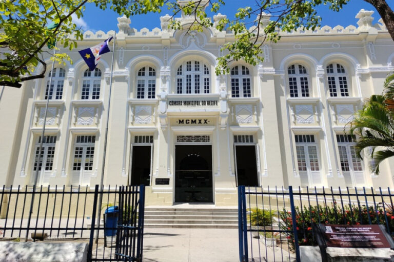 Ação da Prefeita de Serra Talhada Agita Câmara Municipal