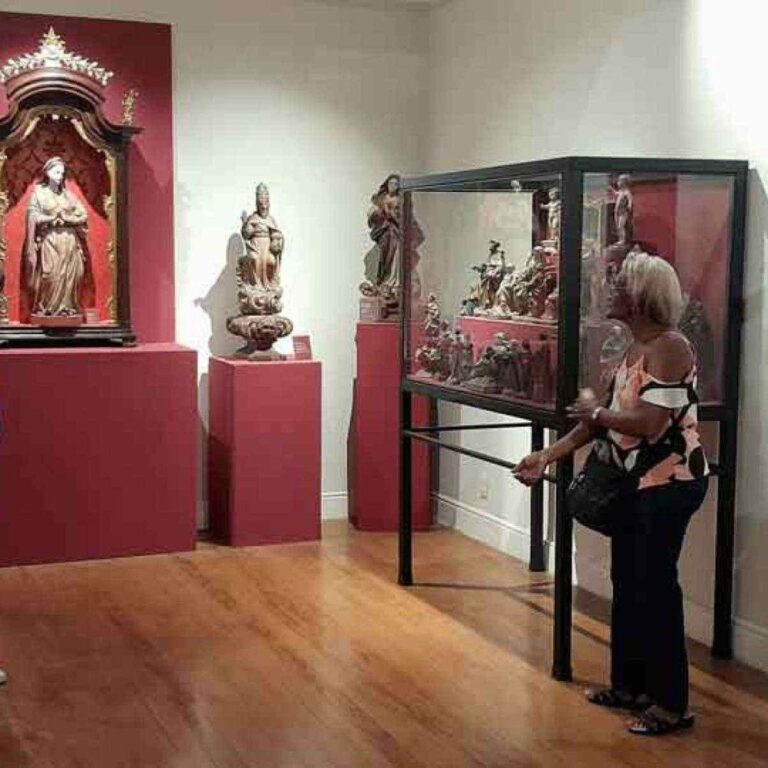 Acervo de Fé e Arte: A Exposição que Encanta em Nova Iguaçu