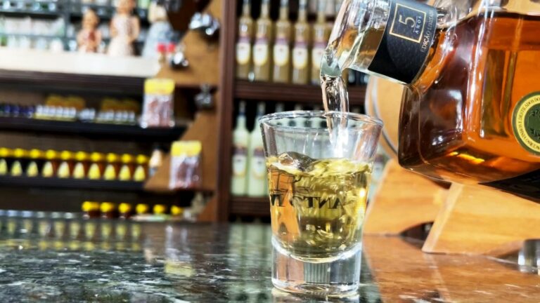 Descubra as Rotas da Cachaça em SP: Alambiques Históricos e Turismo Rural Descubra as Rotas da Cachaça em SP: Alambiques Históricos e Turismo Rural