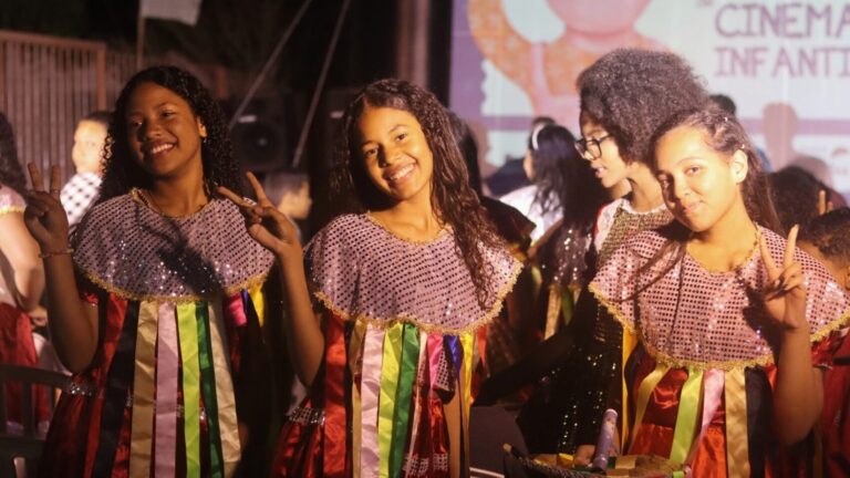 3ª Mostra Caixola de Cinema: Uma Viagem Cinemática para as Infâncias 3ª Mostra Caixola de Cinema: Uma Viagem Cinemática para as Infâncias