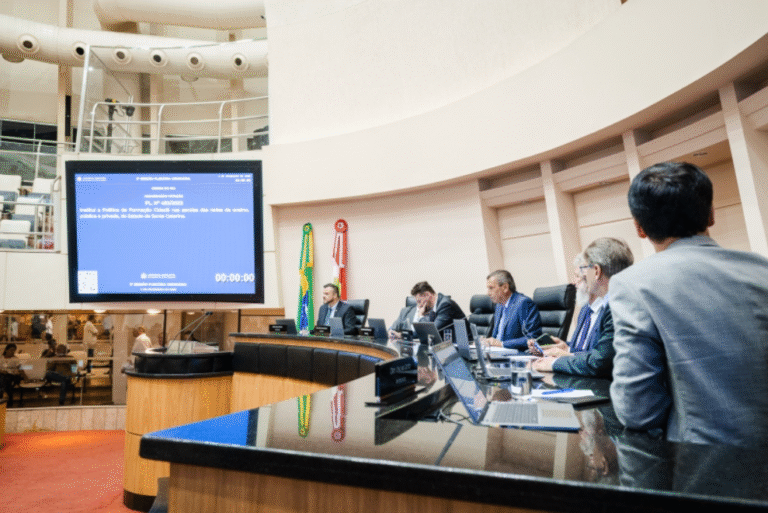 Alesc Aprova Importantes Projetos nas Áreas de Esporte, Turismo e Meio Ambiente em SC Alesc Aprova Importantes Projetos nas Áreas de Esporte, Turismo e Meio Ambiente em SC