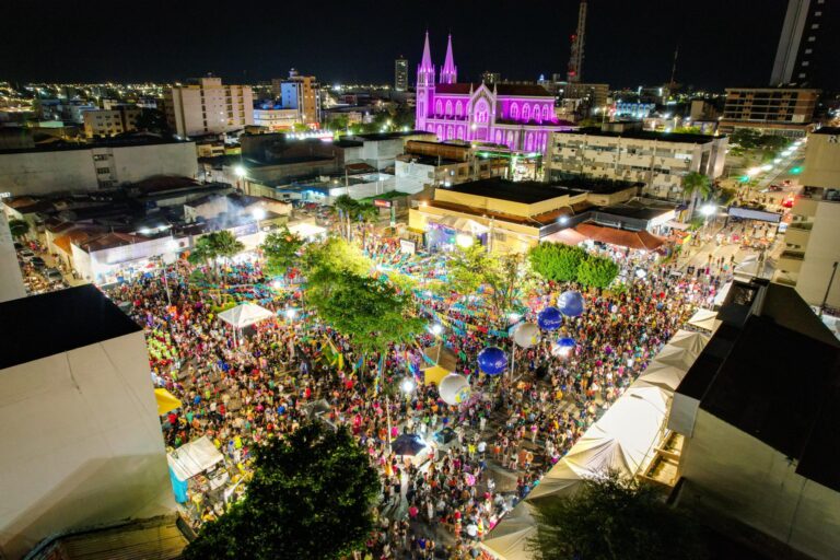 Carnaval 2026 em Petrolina: Mais de 95% das Atrações São Artistas Locais Carnaval 2026 em Petrolina: Mais de 95% das Atrações São Artistas Locais