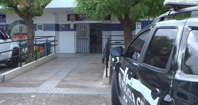 Mulher com mais de 10 passagens é presa por furto em Petrolina Mulher com mais de 10 passagens é presa por furto em Petrolina