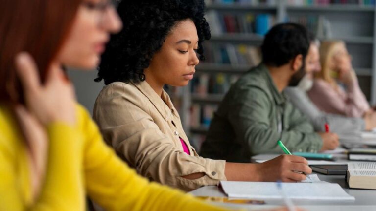 Olinda Oferece 530 Vagas em Cursos Gratuitos de Idiomas e Tecnologia — Inscrições Abertas!