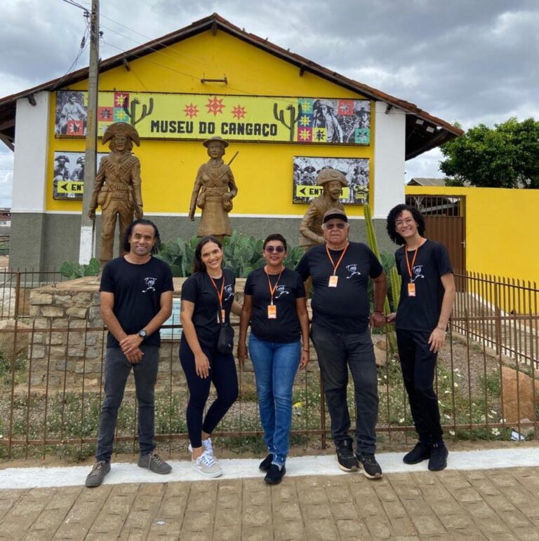 Pontão de Cultura Cabras de Lampião: Diálogo com os Mestres do Sertão Pontão de Cultura Cabras de Lampião: Diálogo com os Mestres do Sertão