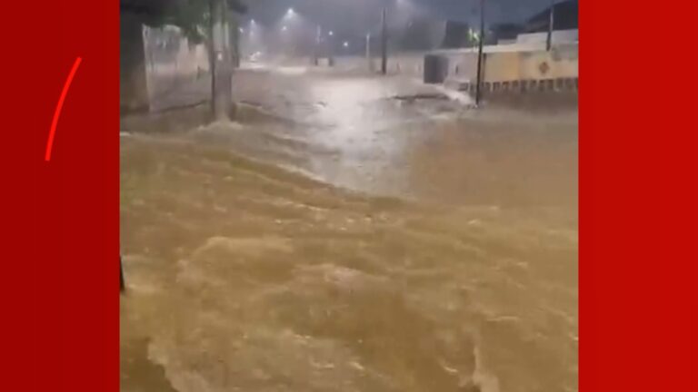 Chuva Forte em Salgueiro: Alagamentos e Suspensão de Aulas no Sertão de PE Chuva Forte em Salgueiro: Alagamentos e Suspensão de Aulas no Sertão de PE