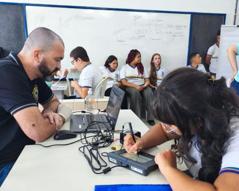 Iniciativa do TRE-PE Facilita Emissão do Título Eleitoral nas Escolas de Pernambuco