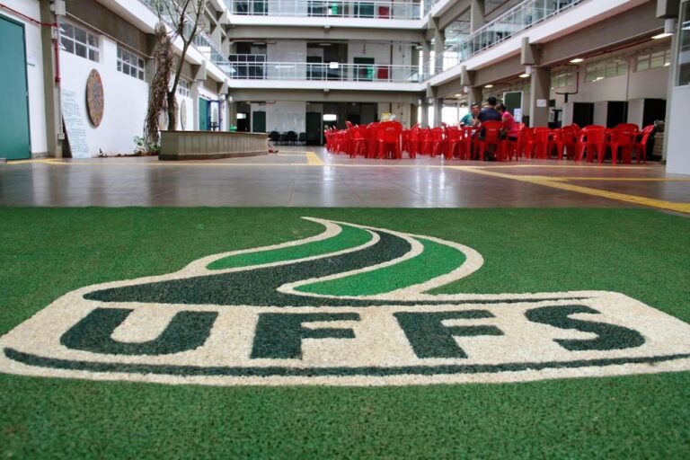 Concurso UFFS 2026: 23 Vagas para Técnicos-Administrativos em Educação com Salários de Até R$ 4.967,04 Concurso UFFS 2026: 23 Vagas para Técnicos-Administrativos em Educação com Salários de Até R$ 4.967,