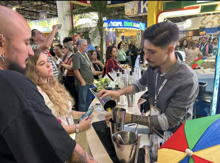 Petrolina se Destaca em Feira de Turismo da América Latina e Atrai Novos Investimentos Petrolina se Destaca em Feira de Turismo da América Latina e Atrai Novos Investimentos
