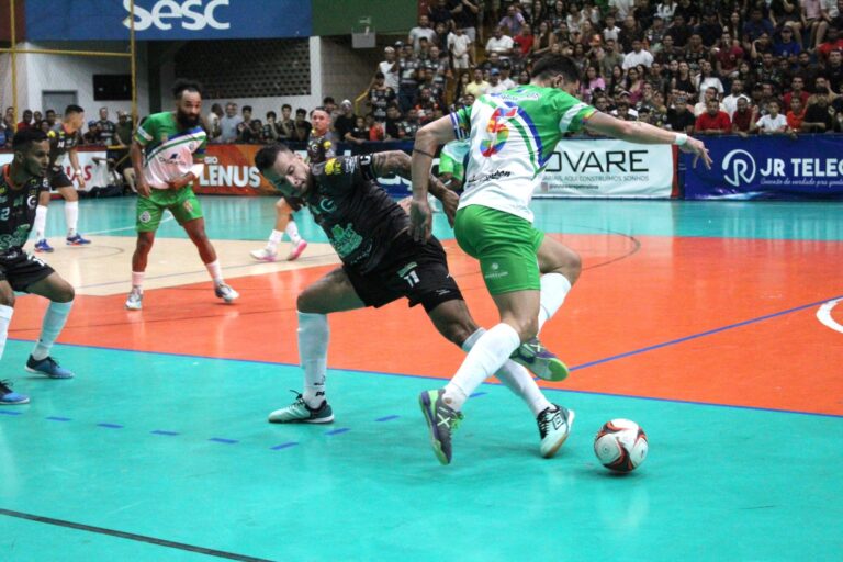 Garapa Vence Casa Nova e Se Aproxima da Semifinal na Divisão Especial