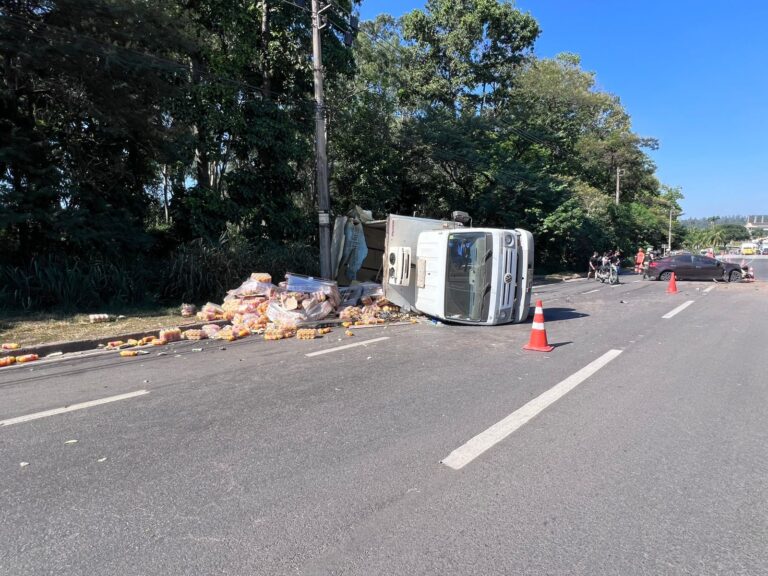 Incêndio em Caminhão de Suínos, Corpo Encontrado em Telhado e Emergência em Saúde: As Notícias Mais